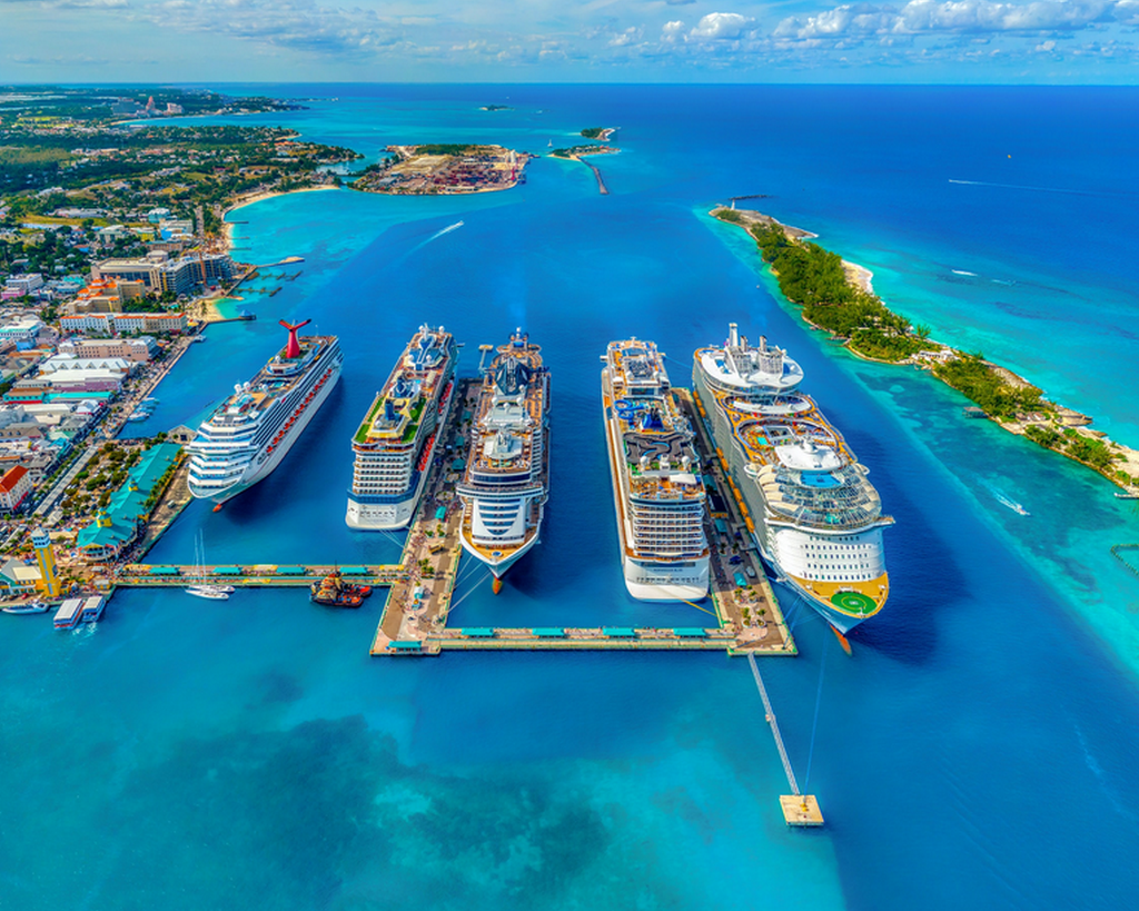 Cruise and agency services port